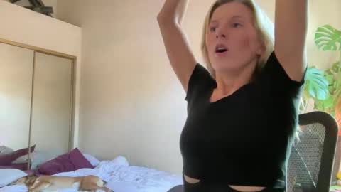 Zoeydanner online show from 20, 12, 2024