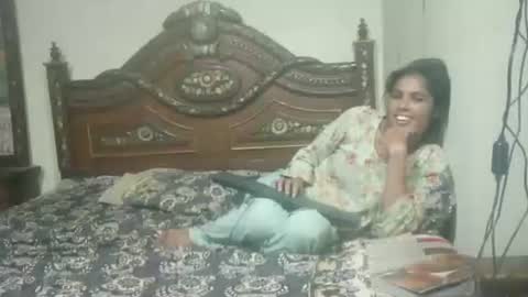 zoyakhan803 online show from 10, 9, 2025