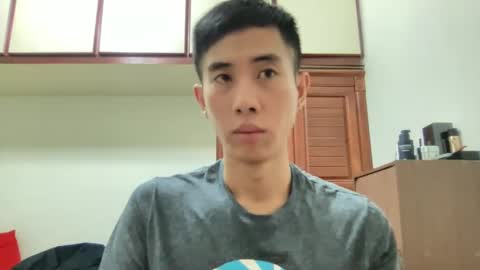 Snapshot of zseszsesz chatting on 5, 12, 2024 Z online show from 5, 12, 2024