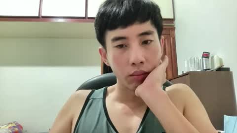 Snapshot of zseszsesz chatting on 23, 10, 2025 Z online show from 23, 10, 2025