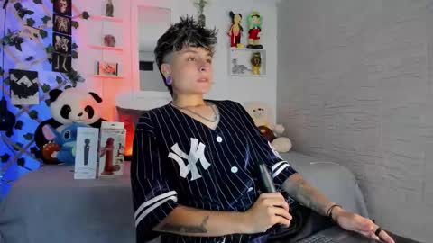 Snapshot of zuryramirez_ chatting on 22, 10, 2025 Zury Ramirez online show from 22, 10, 2025