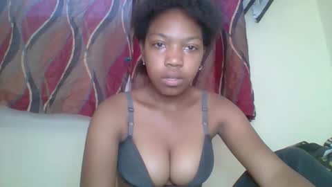 zyraelle_01 online show from 26, 4, 2026
