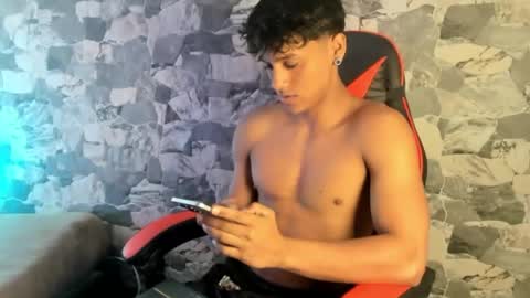 zyzz_1812 online show from 21, 4, 2026