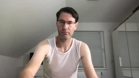 Snapshot of zzz123_cam chatting on 19, 10, 2025 zzz123_cam online show from 19, 10, 2025