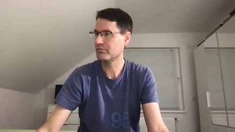 Snapshot of zzz123_cam chatting on 9, 11, 2025 zzz123_cam online show from 9, 11, 2025