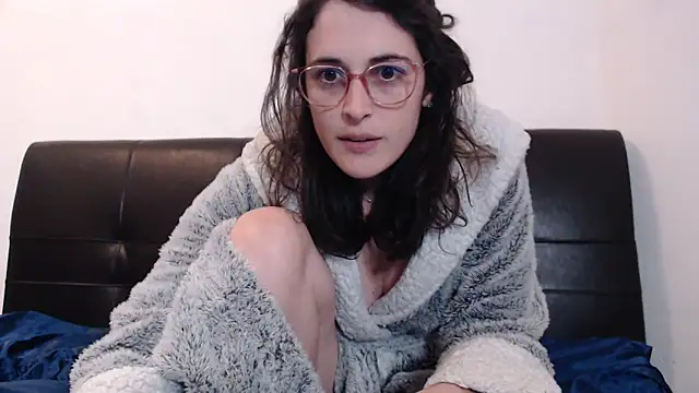 Lunaabbey online show from 14, 1, 2025