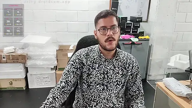 Snapshot of AndyHepburn chatting on 30, 9, 2025 AndyHepburn online show from 30, 9, 2025