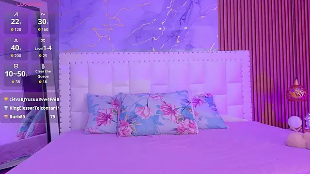 kinkylittlegirll online show from 8, 4, 2026