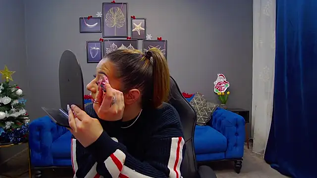 Snapshot of Katewalker_ chatting on 17, 12, 2024 Katewalker online show from 17, 12, 2024