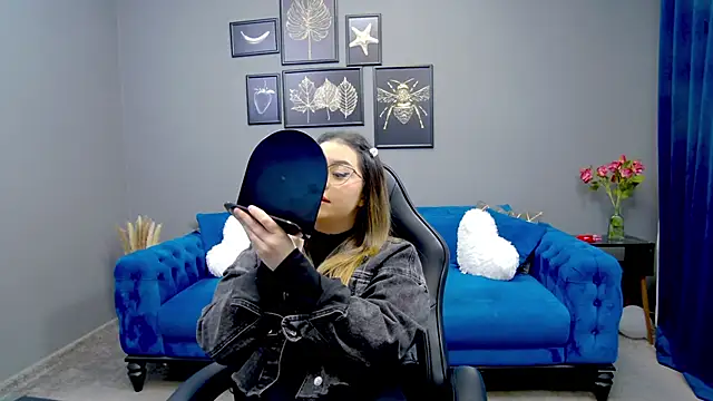 Snapshot of Katewalker_ chatting on 4, 3, 2025 Katewalker online show from 4, 3, 2025