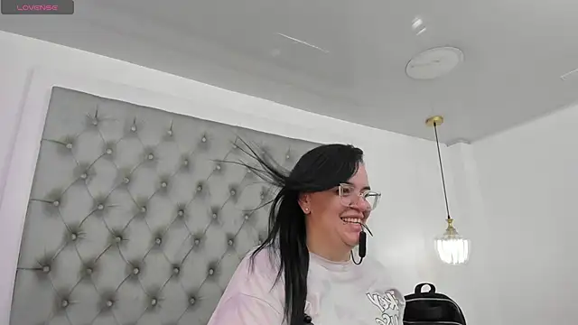 Snapshot of anette_cooper chatting on 19, 6, 2026 anette cooper online show from 19, 6, 2026