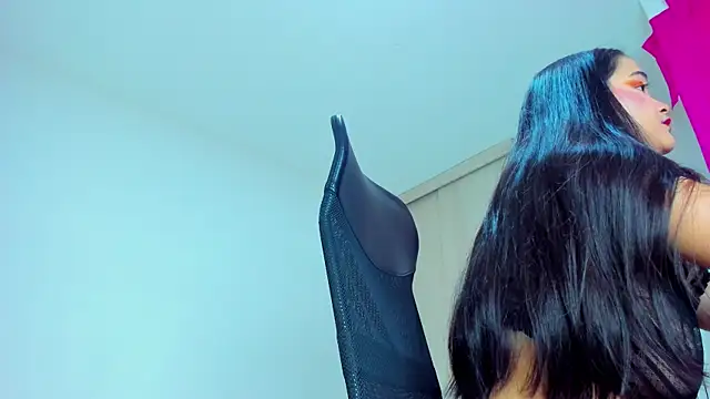 monica little23 online show from 1, 6, 2026