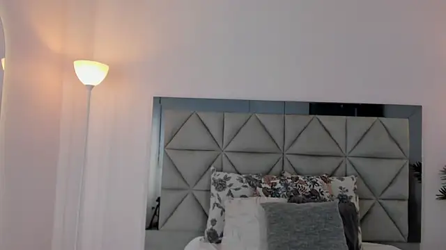 Snapshot of kylie_reyes chatting on 10, 11, 2025 kylie reyes online show from 10, 11, 2025