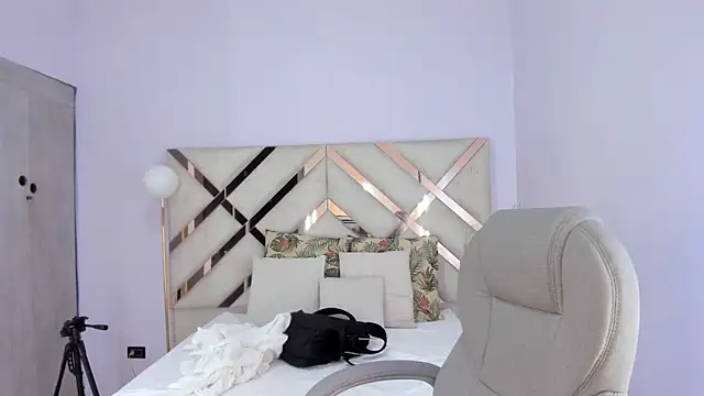 Snapshot of kylie_reyes chatting on 2, 3, 2026 kylie reyes online show from 2, 3, 2026