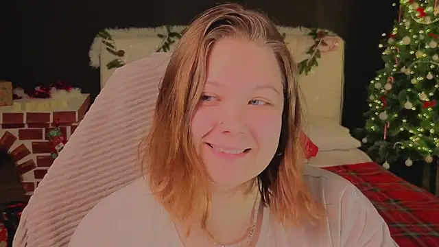 Snapshot of DjennaPalme chatting on 5, 12, 2025 DjennaPalme online show from 5, 12, 2025