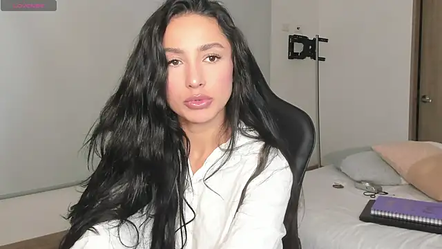 EvaMoet online show from 27, 2, 2025