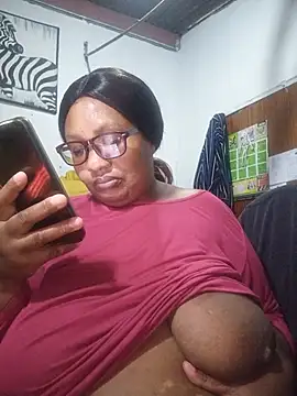 Snapshot of YELLOW_BONE chatting on 6, 7, 2026 YELLOW BONE online show from 6, 7, 2026