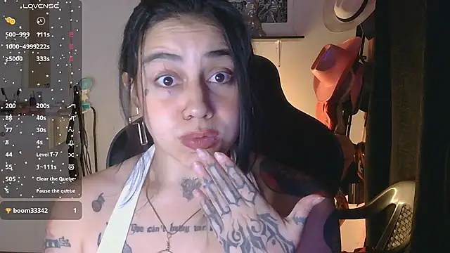 Snapshot of val_bardot chatting on 10, 6, 2026 val bardot online show from 10, 6, 2026
