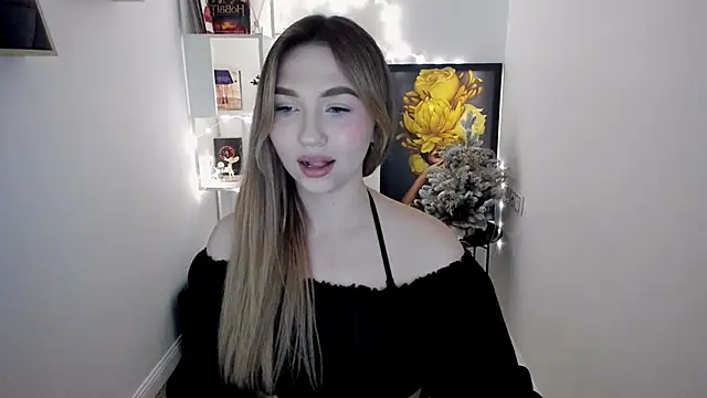 Snapshot of GracefulLook chatting on 11, 1, 2025 GracefulLook online show from 11, 1, 2025