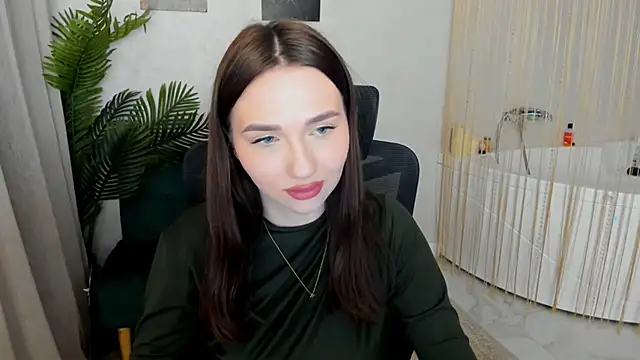 Snapshot of GracefulLook chatting on 18, 11, 2025 GracefulLook online show from 18, 11, 2025