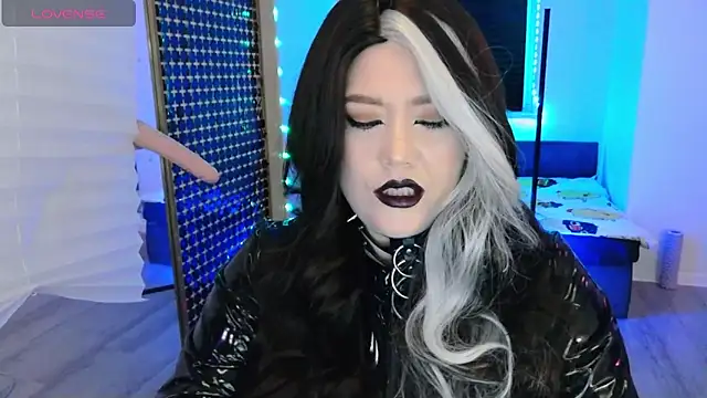 wickedxqueen online show from 8, 3, 2026