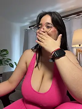 Snapshot of tati_reyess chatting on 6, 7, 2026 tati reyess online show from 6, 7, 2026
