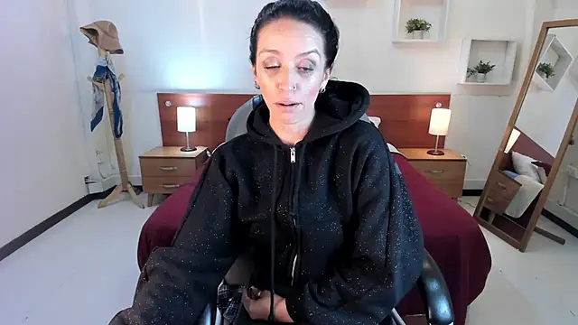 Kristen Garner online show from 9, 2, 2025