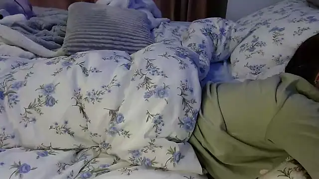 Snapshot of Viktoriiya_bald chatting on 4, 3, 2025 Viktoriiya bald online show from 4, 3, 2025