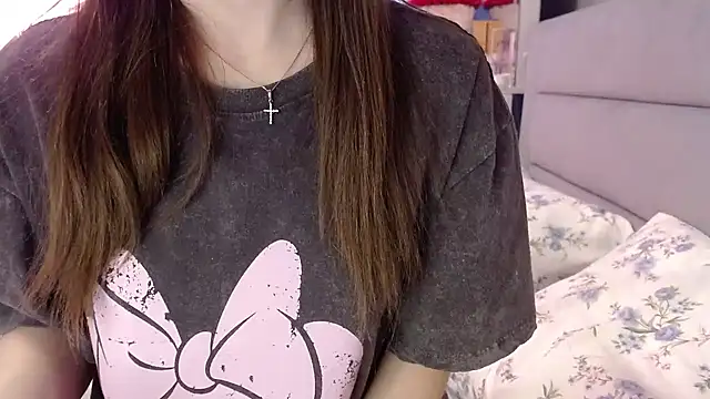 Snapshot of Viktoriiya_bald chatting on 4, 3, 2025 Viktoriiya bald online show from 4, 3, 2025