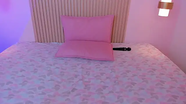 EmilyEvans7 online show from 12, 2, 2026