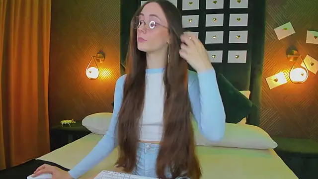 Snapshot of Lexi_Split chatting on 17, 6, 2026 Lexi Split online show from 17, 6, 2026