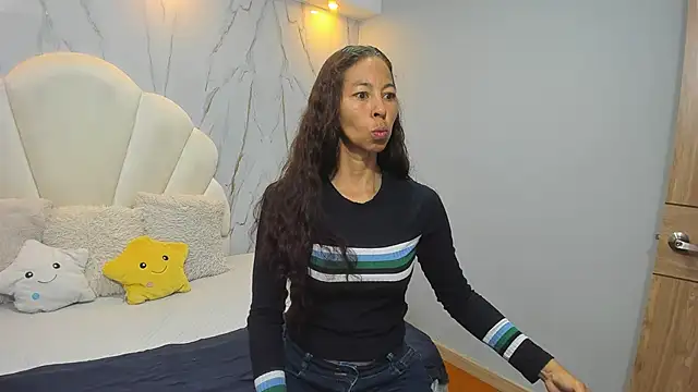 Snapshot of Rosalinda_Cortez chatting on 18, 12, 2024 Rosalinda Cortez online show from 18, 12, 2024