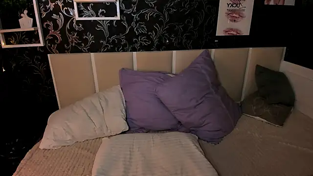 SofiaLovelyC online show from 24, 4, 2026