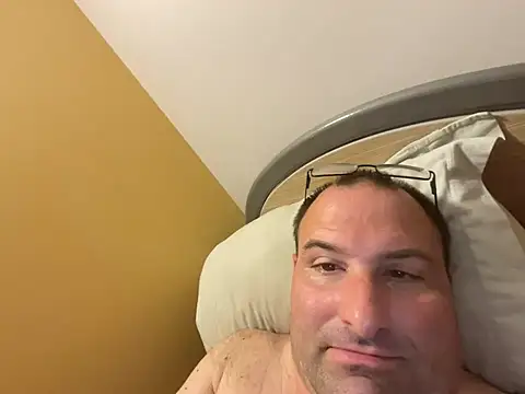 Snapshot of FrankTaylor66 chatting on 9, 4, 2026 FrankTaylor66 online show from 9, 4, 2026