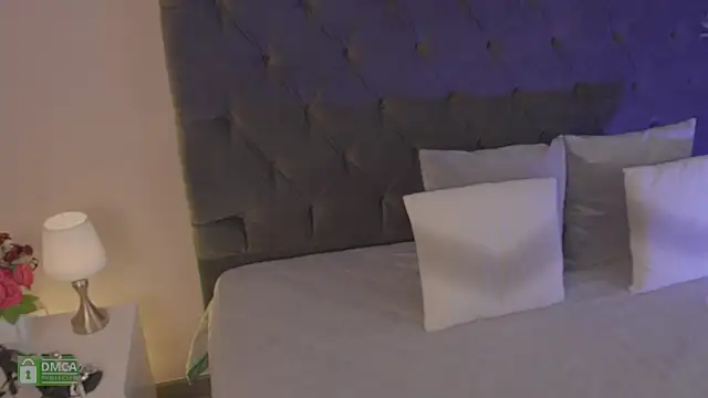 abbyhall  online show from 4, 4, 2026