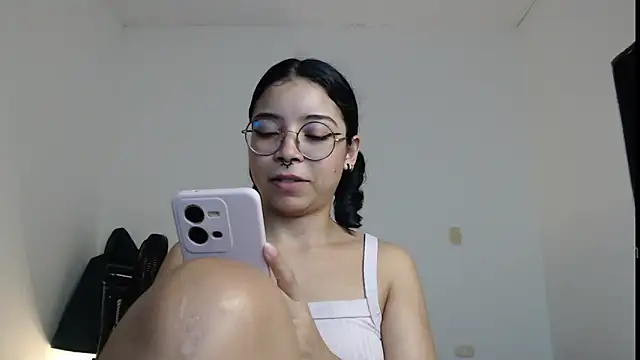 Snapshot of Putaku_San chatting on 11, 11, 2025 Putaku San online show from 11, 11, 2025