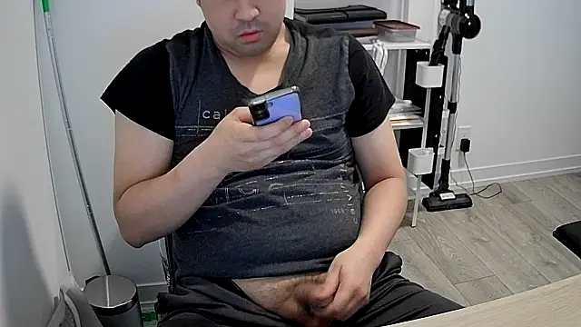 Snapshot of Koreanboy171 chatting on 15, 5, 2026 Koreanboy171 online show from 15, 5, 2026