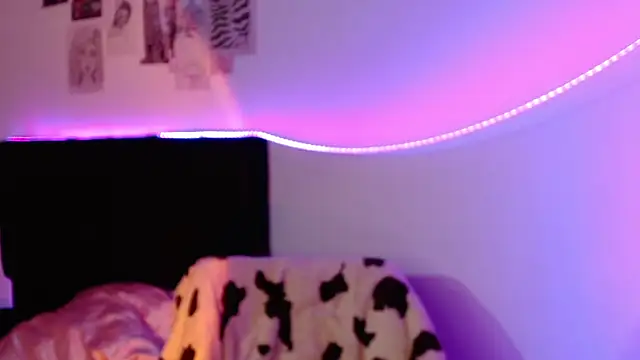 Snapshot of Coralinnee_ chatting on 26, 1, 2025 Coralinnee online show from 26, 1, 2025