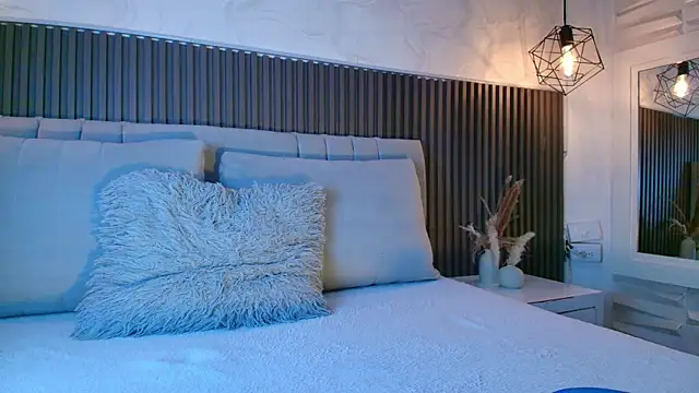 SHANONCLARK online show from 16, 4, 2026