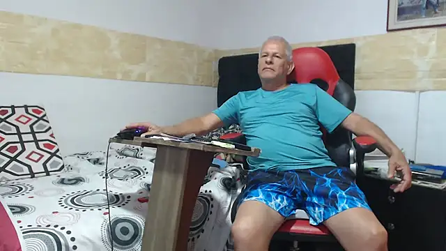 VALENTINO1983  online show from 1, 10, 2025