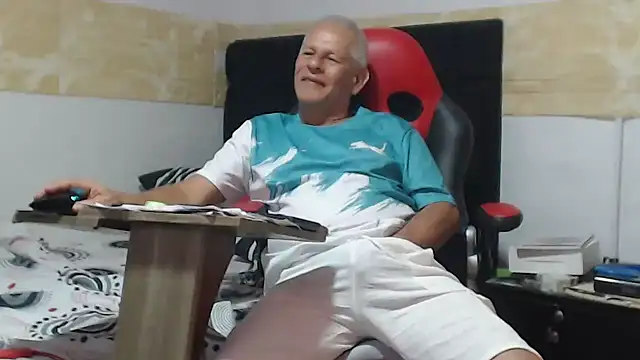 VALENTINO1983  online show from 3, 10, 2025