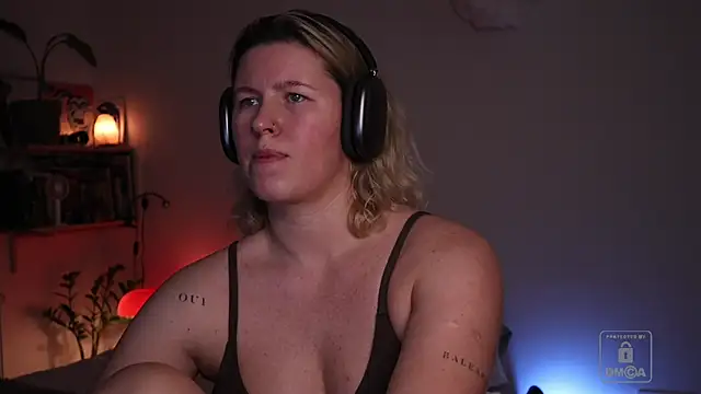 moonamii online show from 4, 3, 2026