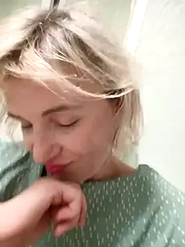 Snapshot of Linda_Gregory chatting on 9, 9, 2025 Linda Gregory online show from 9, 9, 2025