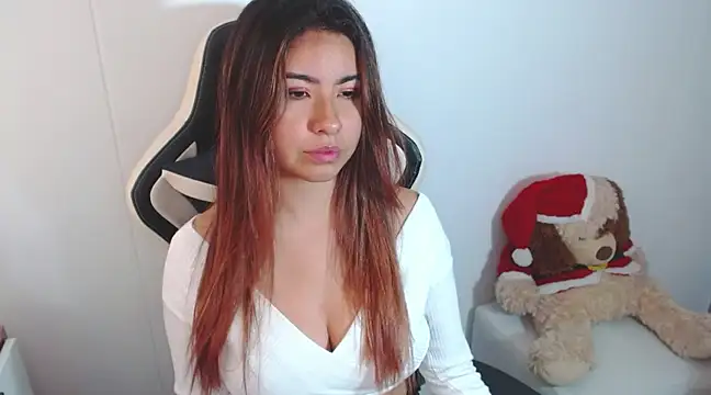 Snapshot of alice_middlee chatting on 12, 12, 2024 alice middlee online show from 12, 12, 2024