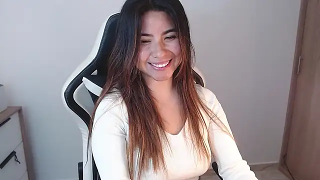 Snapshot of alice_middlee chatting on 17, 3, 2025 alice middlee online show from 17, 3, 2025