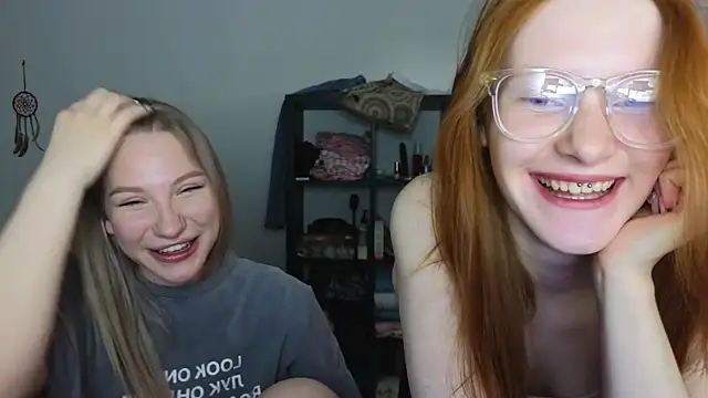 Snapshot of MiaKeler chatting on 13, 3, 2025 MiaKeler online show from 13, 3, 2025