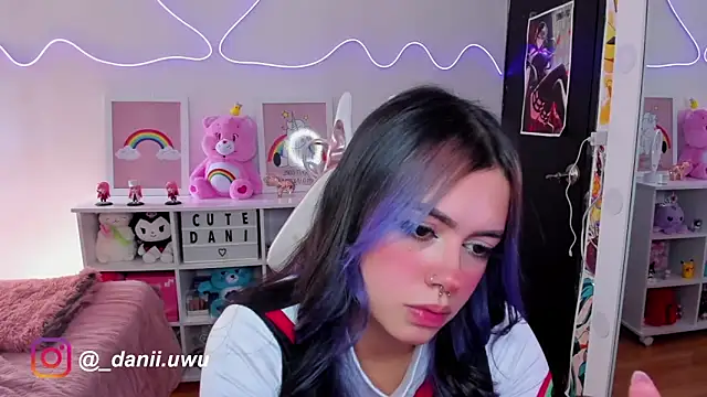 Snapshot of CuteDani_ chatting on 18, 1, 2025 CuteDani online show from 18, 1, 2025