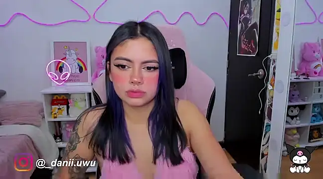 Snapshot of CuteDani_ chatting on 28, 2, 2025 CuteDani online show from 28, 2, 2025