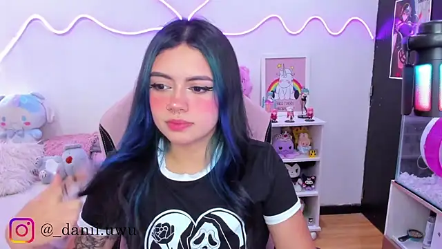 Snapshot of CuteDani_ chatting on 10, 9, 2025 CuteDani online show from 10, 9, 2025