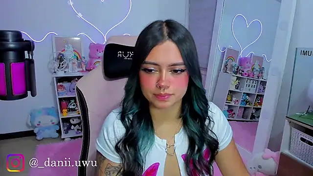 CuteDani  online show from 1, 5, 2026